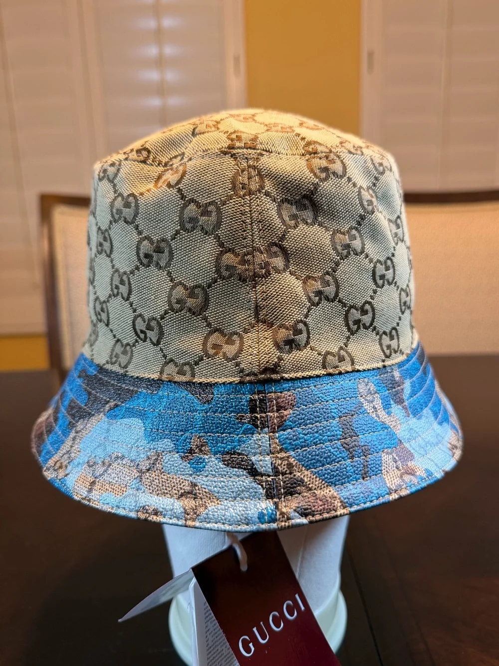 New Authentic Gucci GG Supreme Logo Blue Camo Bucket Hat Tan Blue Size M